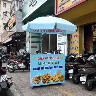 Xe bán đồ ăn vặt và trà chanh